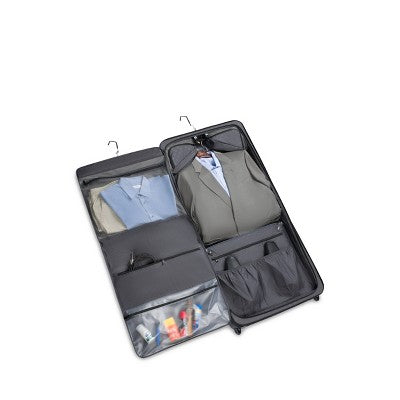 SWISSGEAR Zurich Garment Bag - Black: Softside Spinner Luggage