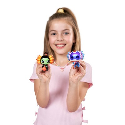 5 Surprise A-Lot-A Axolotls Mini Figure