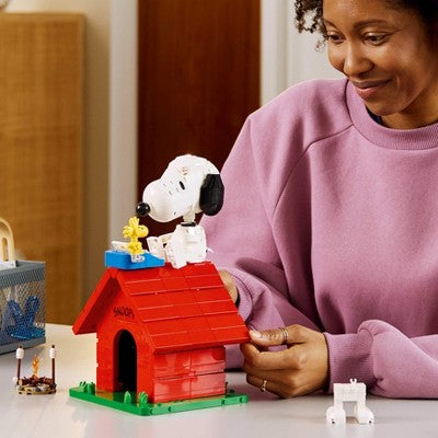 LEGO Ideas Peanuts: Snoopy's Doghouse Building Set 21368