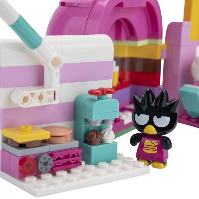 Hello Kitty & Friends Burger Mart with Hello Kitty & Pochacco Building Set