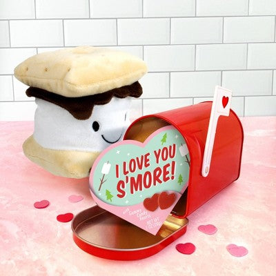Frankford Valentine's Day Smore Plush with Gummy Candy Hearts - 1oz