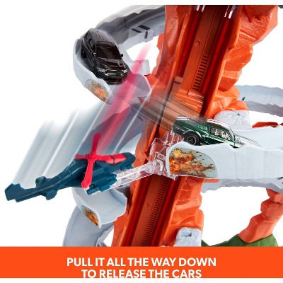 Matchbox The Movie Mountain Helicopter Escape Playset with 2 Toy Cars & 1 Helicopter Toy Vehicles