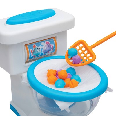 PlayMonster Dont Flush the Fish Board Game