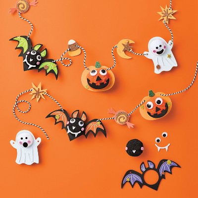 Halloween Pom Characters Garland Craft Kit - Mondo Llama