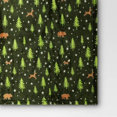 Christmas Tree Printed Plush Throw Blanket Green - Wondershop