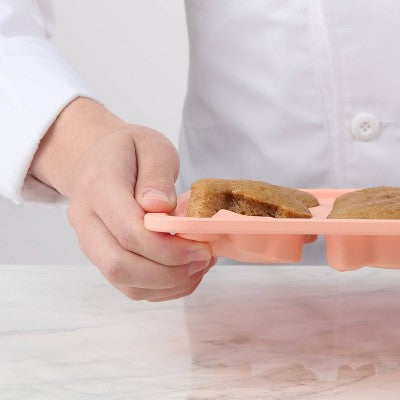 Trudeau 9 Cavity Silicone Bunny and Carrot Pan Pink