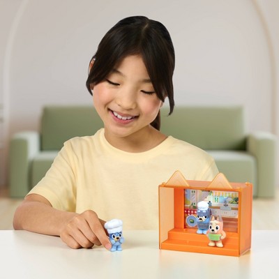 Bluey Fuzzies Episode Pack Pavlova Display Case and Figures