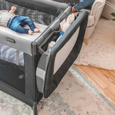 Chicco Lullaby Playard - Calla: Locking Wheels, Changing Table, Carrying Bag, Maximum Bassinette Weight 15 lbs (LOCAL PICKUP ONLY)