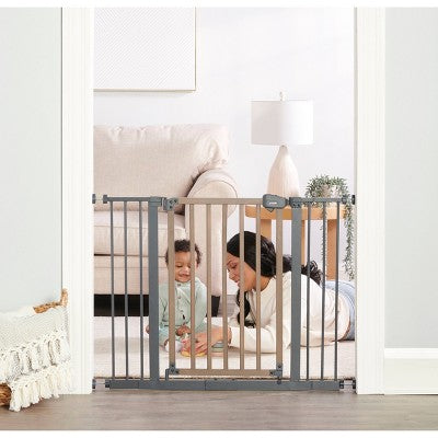 Regalo Heritage & Home Multi-Style Safety Gate: Metal, Pressure-Mounted, 21 Inches Height (LOCAL PICKUP ONLY)