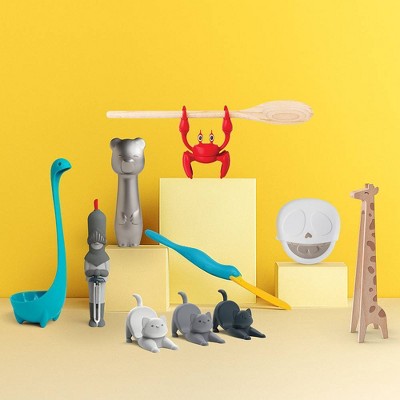 Ototo Holiday Gift Wood Jerry Giraffe Toaster Tongs