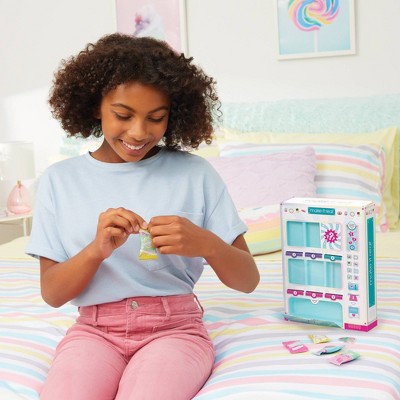 Make It Real Snackers DIY Bracelet Vending Machine