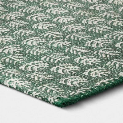 1'8"x2'10" Christmas Tree Print Rug - Threshold