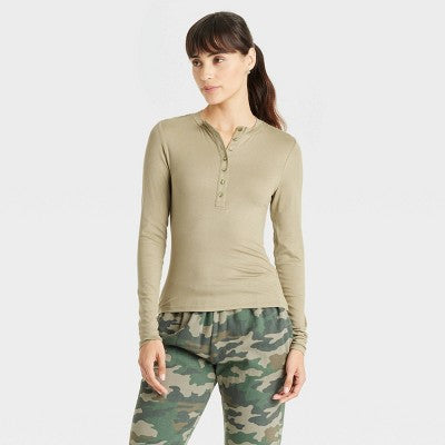 Women's Henley Neck T-Shirt Universal Thread Olive Green XS