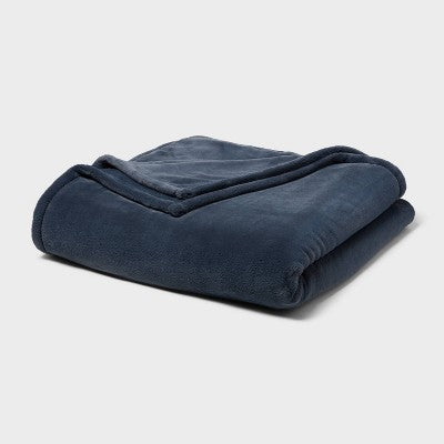 Full/Queen Ultra Plush Blanket Blue - Threshold