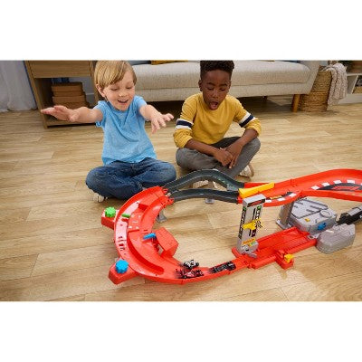 Hot Wheels Racing Formula 1 Downhill Circuit Race with 3 F1 Die-Cast Toy Cars in 1:64 Scale Toy Vehicle Tracks (LOCAL PICKUP ONLY)