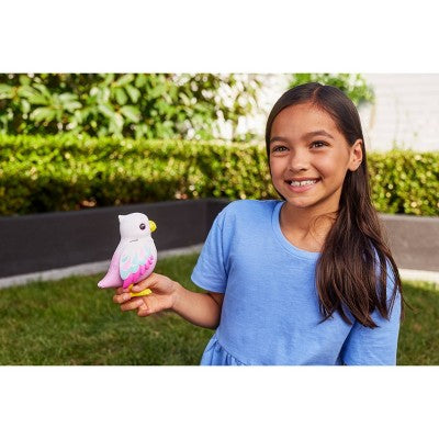 Pets Alive Polly the Magic Bird: Interactive Plastic Pet Toy by Zuru