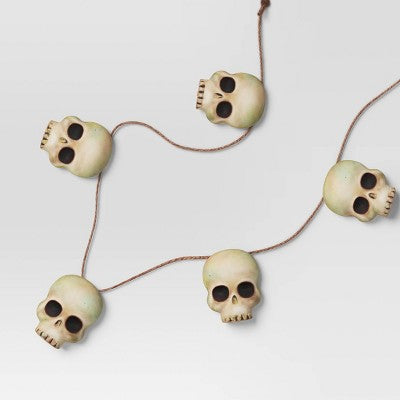 6' Styrofoam Skulls Halloween Decorative Garland - Hyde & EEK! Boutique