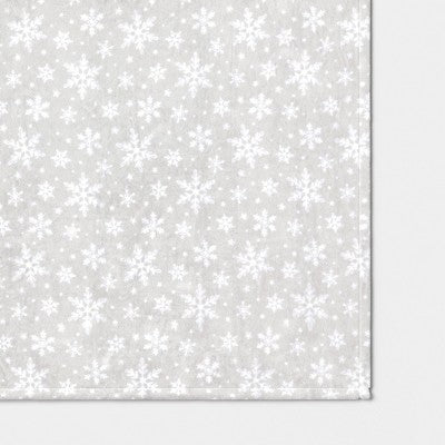 Christmas Snowflake Plush Throw Blanket Gray/White - Wondershop