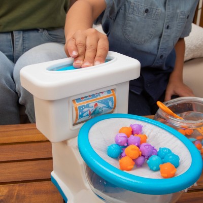 PlayMonster Dont Flush the Fish Board Game