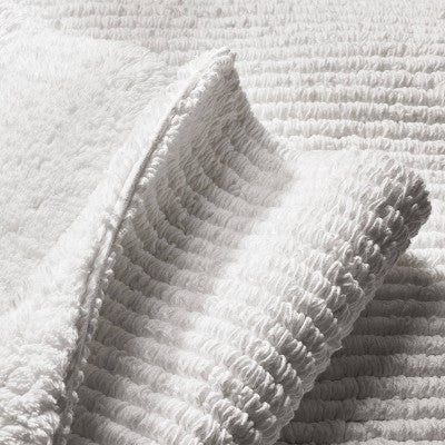 24"x40" Organic Melange Reversible Bath Rug White - Casaluna