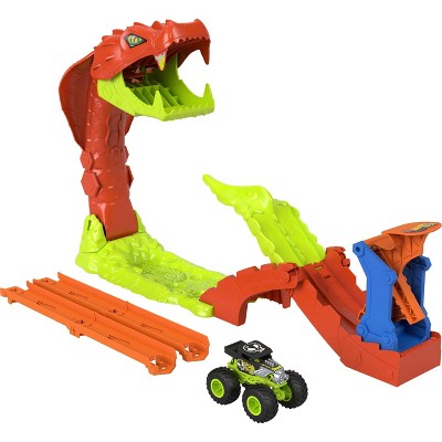 Hot Wheels Monster Trucks Snake Slam Takedown Playset with 1:64 Scale