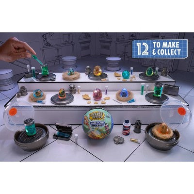 MGA's Miniverse Make It Mini Dinosaurs Jurassic World: Articulated Mini Figure with Accessory Pieces