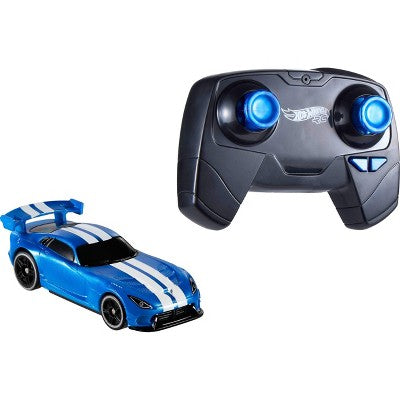 Hot Wheels RC 1:64 Scale Dodge Viper ACR, Battery-Powered Remote-Control Toy Car