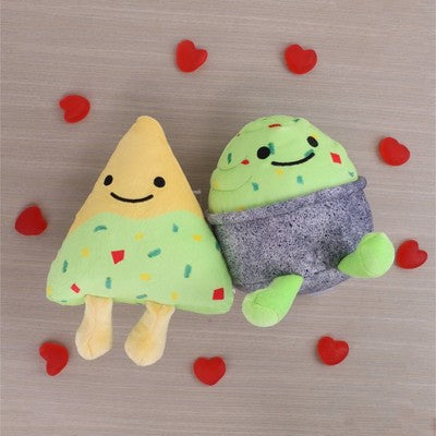 Frankford Valentine's Day Guacamole & Chip Date Night Plush with Gummy Candy Hearts - 1oz