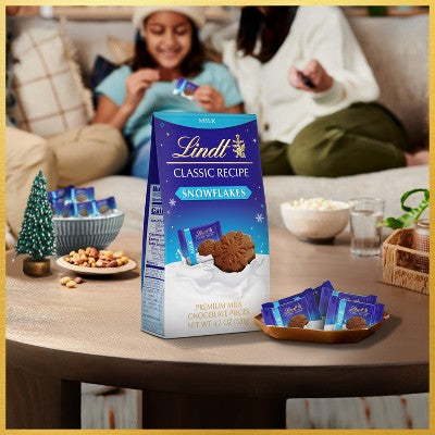 Lindt Milk Christmas Candy Snowflake Chocolate Bag - 4.2oz