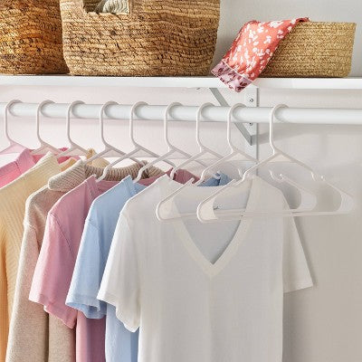 18pk Plastic Hangers White - Brightroom