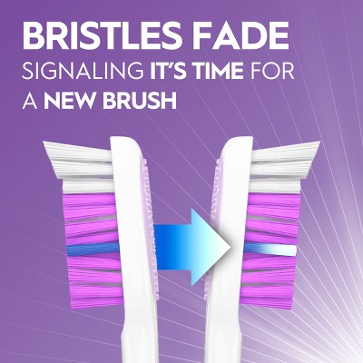 Oral-B Vivid Advanced Whitening Manual Toothbrush - Soft