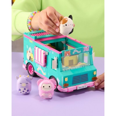 Squishmallows Deluxe Playset & 4_2" Buildable Figures Building Set - Squish Tour Van: Creative Thinking Educational Toy, 788 Pieces