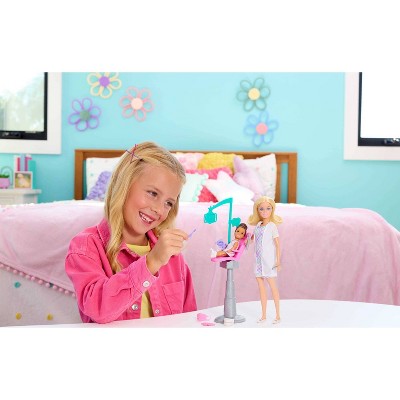 Barbie Careers Dentist Playset with Blonde Fashion Doll, Small Doll, Examination Chair & Accessories
