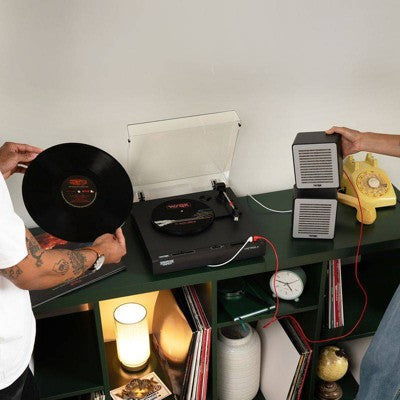 STRANGER THINGS Victrola WSQK Record Turntable Speakers Netflix