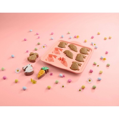 Trudeau 9 Cavity Silicone Bunny and Carrot Pan Pink