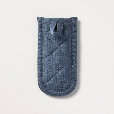 Pan Handle Mitt Navy - Hearth & Hand with Magnolia