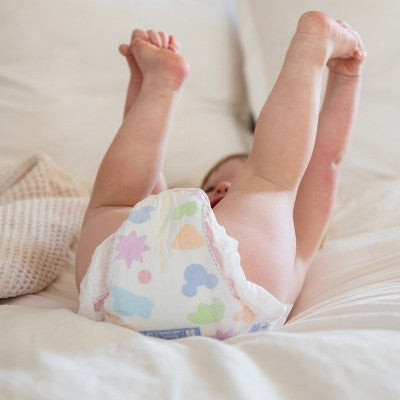 Huggies Snug & Dry Diapers - Size 4 - 186ct: Paraben-Free, Elastic Sides, Wetness Indicator, 22-37 lbs Range (LOCAL PICKUP ONLY)