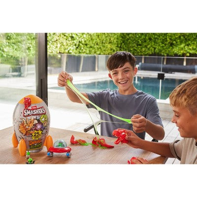 Smashers Dino vs Aliens Animal Figure: 20-Piece Plastic Playset for Kids