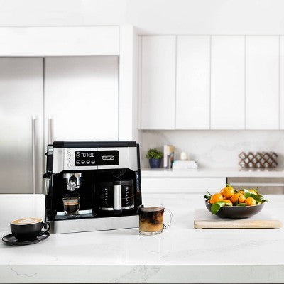 De'Longhi All-In-One Combination Coffee and Espresso Machine COM530M: 10-Cup, 15 Bars, Digital Timer, Black (LOCAL PICKUP ONLY)