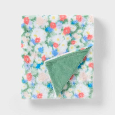 Floral Fur Kids' Throw Blanket Green - Pillowfort
