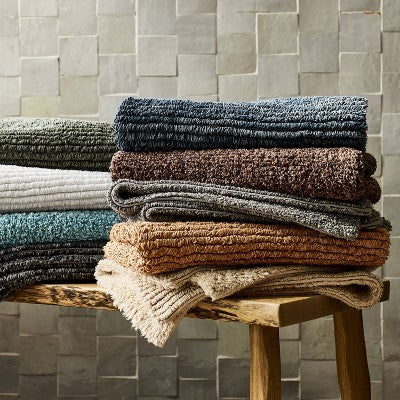 21"x34" Organic Melange Reversible Bath Rug Teal - Casaluna