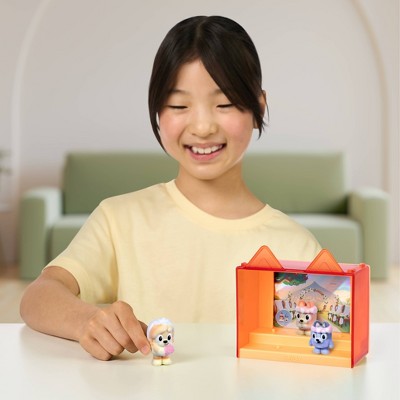 Bluey Fuzzies Episode Pack The Sign Display Case and Figures
