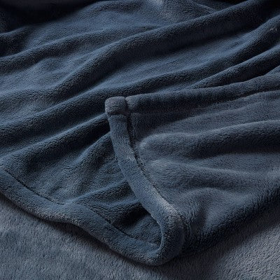 Full/Queen Ultra Plush Blanket Blue - Threshold