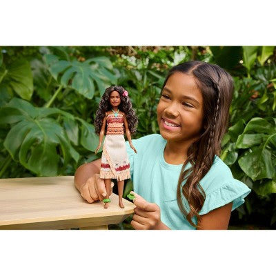 Mattel Disney Moana Doll with Removable Fashion & 5 Accessories Inspired by Live Action Movie
