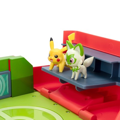 Pokemon Play 'N' Display Case with Pikachu & Sprigatito Action Figure
