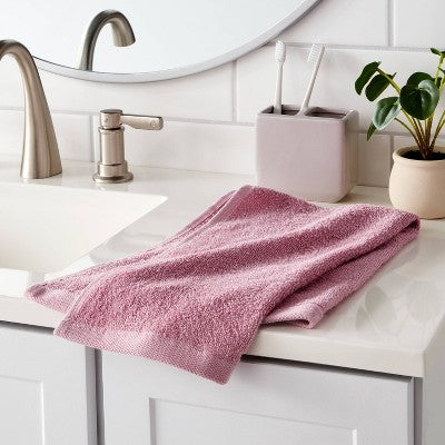 Everyday Hand Towel Pink - Room Essentials