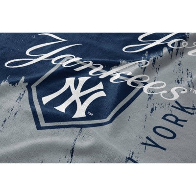 MLB New York Yankees Painted Plate Ultra Soft Blanket: 50"x60"