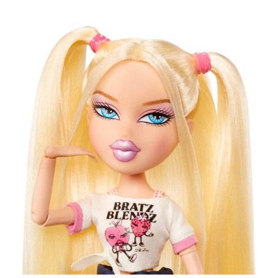 Bratz Stylin' Cloe Fashion Doll with Accessories and T-Shirt for You