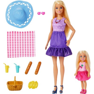 Barbie Family and Friends Dolls and Accessories, Picnic-Themed Playset with 2 Dolls
