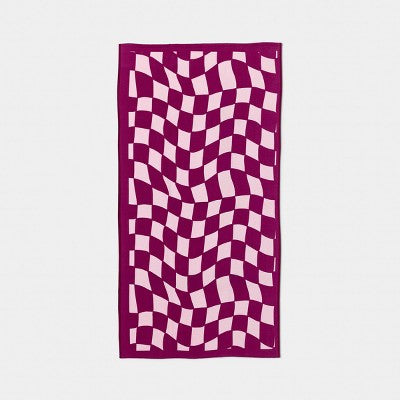 32"x62" Wavy Checkered Beach Towel Pink - Sun Squad
